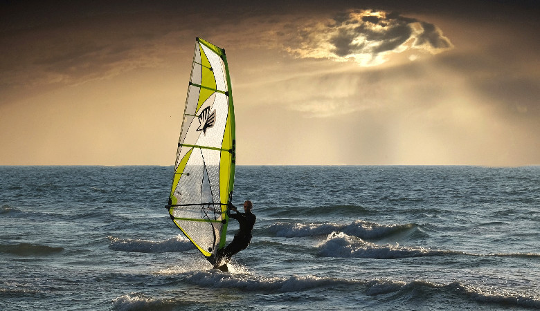 Polak został najstarszym windsurferem na świecie