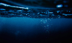 Ciemny tlen z głębin oceanu