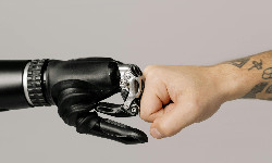 Humanoidalne roboty-spawacze