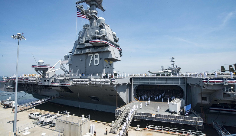 Największy lotniskowiec świata zmierza do Wenezueli. Po co?