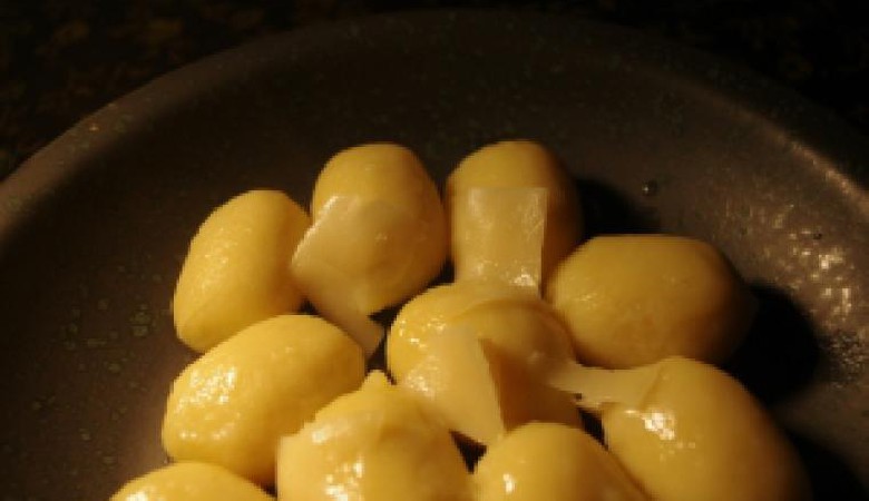 Gnocchi z nadzieniem z pesto i odrobina seksu
