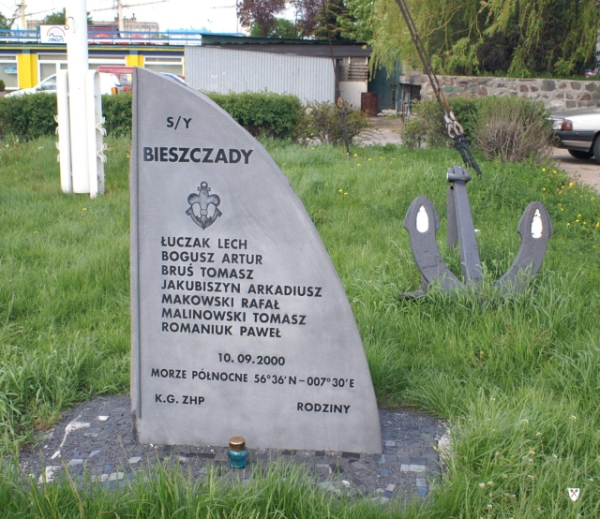 Pomnik S/Y Bieszczady