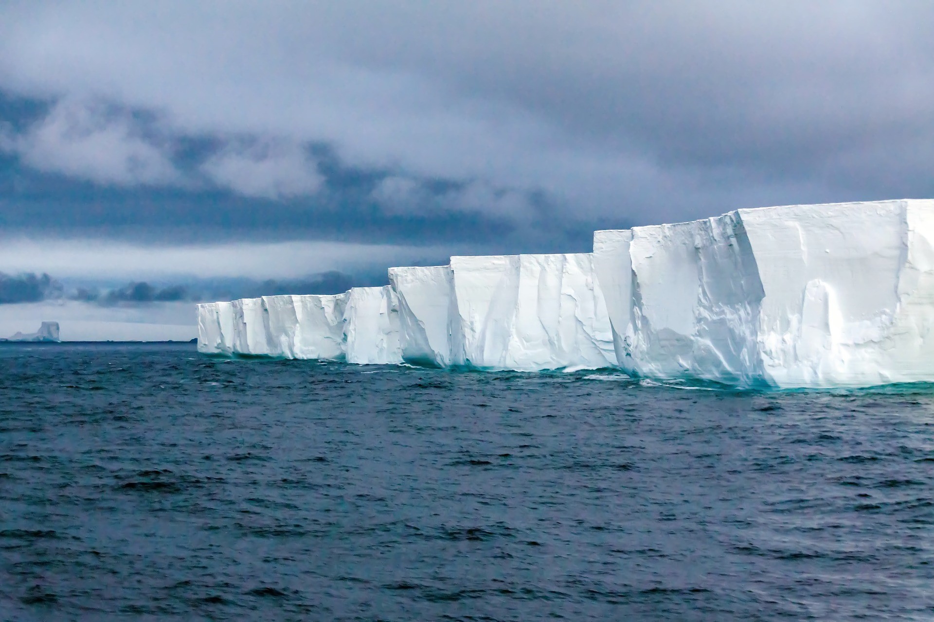 Antarktyda właśnie zmalała. I to nie wskutek zmian klimatu