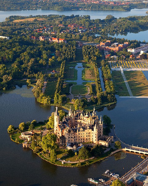 [t]Zamek Schwerin[/t] [s]Fot. Harald Hoyer, Wikipedia[/s]